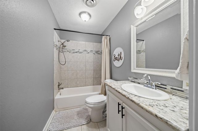 234 E Obryant Street, Bellville, TX 77418