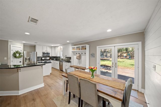 234 E Obryant Street, Bellville, TX 77418