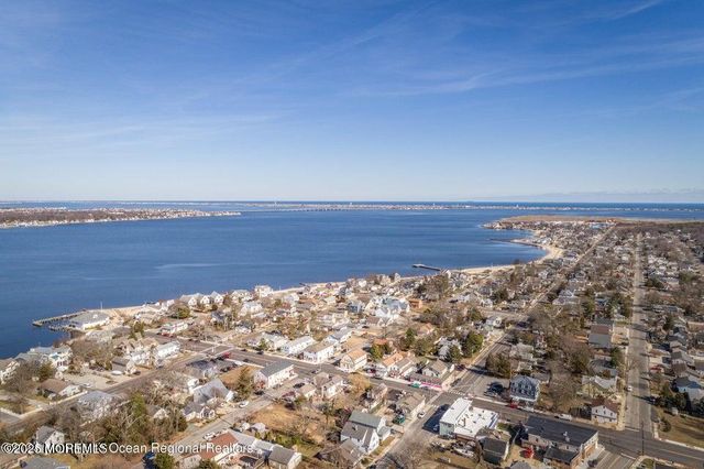 409 Newport Avenue, Ocean Gate, NJ 08740