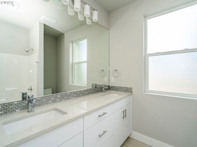 436 Ne STAFFORD St, Portland, OR 97211