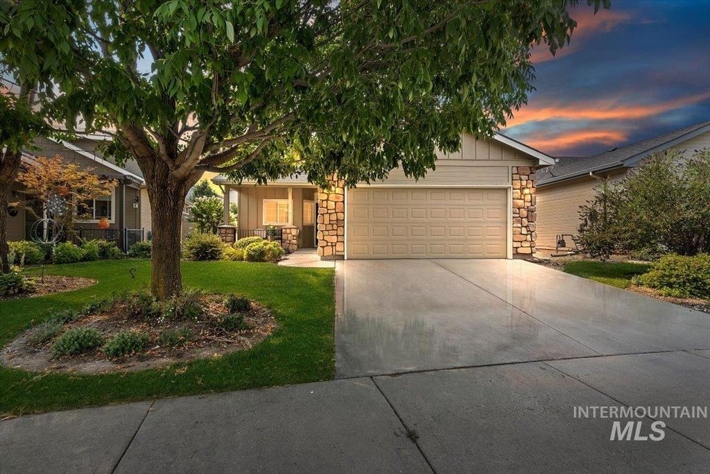 2227 S Blackspur Way, Meridian, ID 83642 photo 1