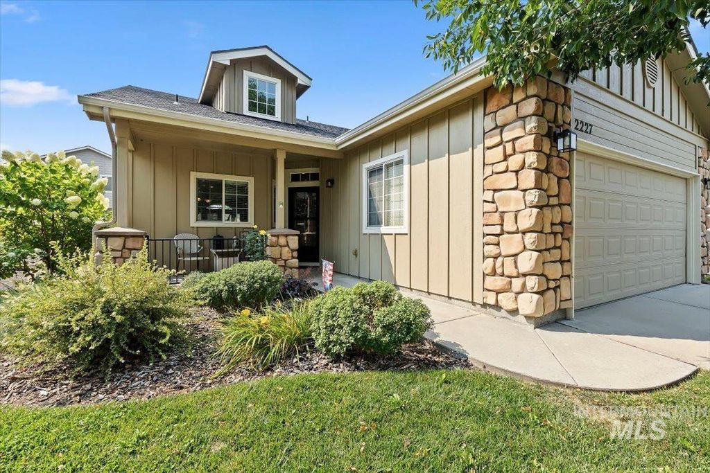 2227 S Blackspur Way, Meridian, ID 83642 photo 2