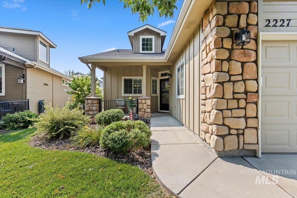 2227 S Blackspur Way, Meridian, ID 83642 photo 3