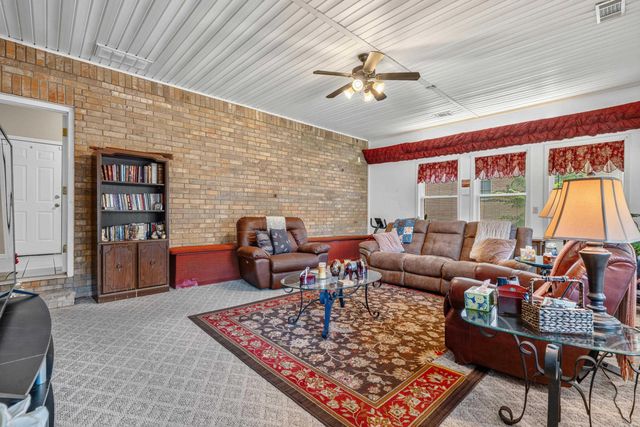 100 Newman Place, Hot Springs National Park, AR 71913