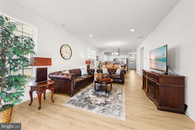 18 PRESTWICK LN, Williamstown, NJ 08094