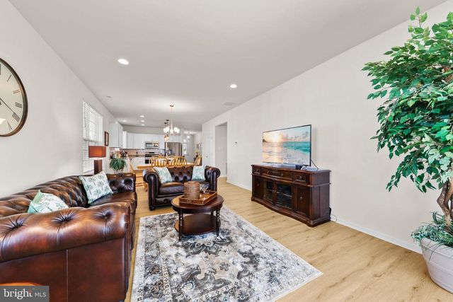 18 PRESTWICK LN, Williamstown, NJ 08094
