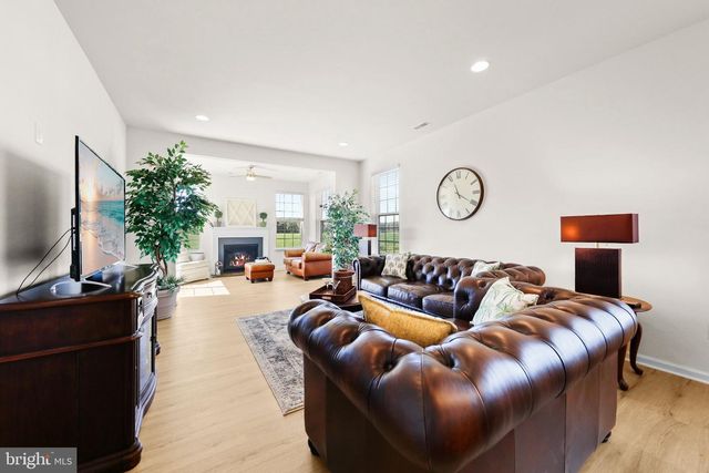 18 PRESTWICK LN, Williamstown, NJ 08094
