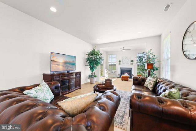 18 PRESTWICK LN, Williamstown, NJ 08094