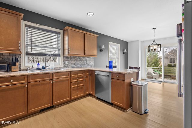 6031 Sunny Lake Court, Sylvania, OH 43560