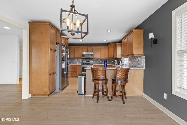 6031 Sunny Lake Court, Sylvania, OH 43560