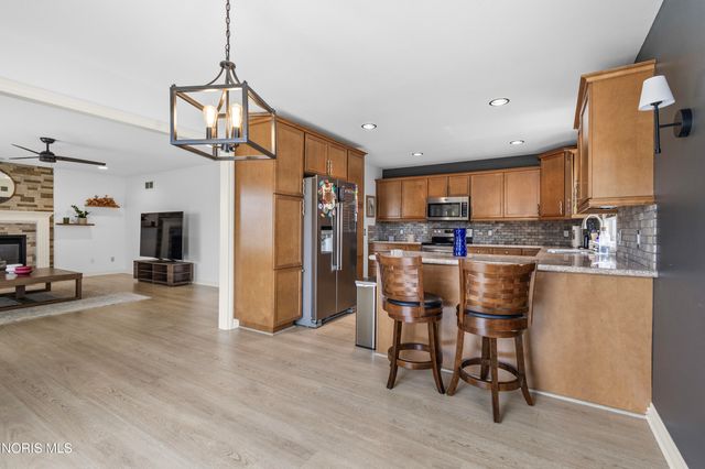 6031 Sunny Lake Court, Sylvania, OH 43560