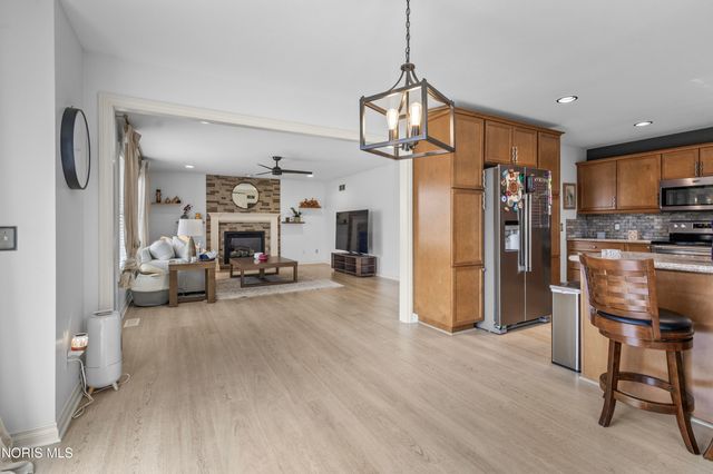 6031 Sunny Lake Court, Sylvania, OH 43560