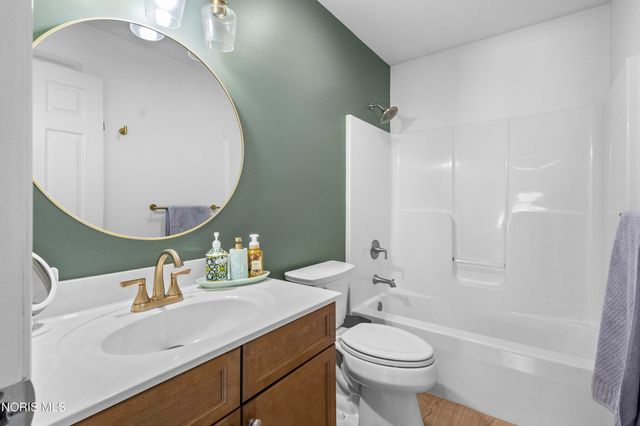 6031 Sunny Lake Court, Sylvania, OH 43560