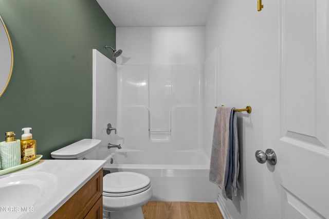 6031 Sunny Lake Court, Sylvania, OH 43560