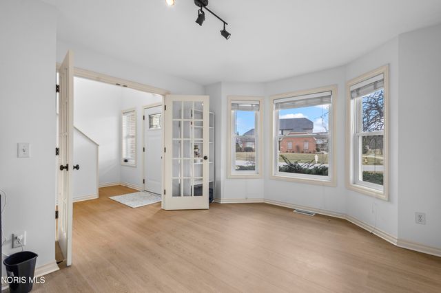 6031 Sunny Lake Court, Sylvania, OH 43560