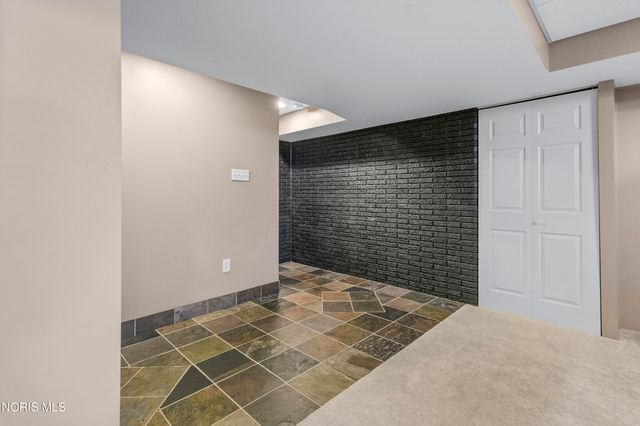 6031 Sunny Lake Court, Sylvania, OH 43560