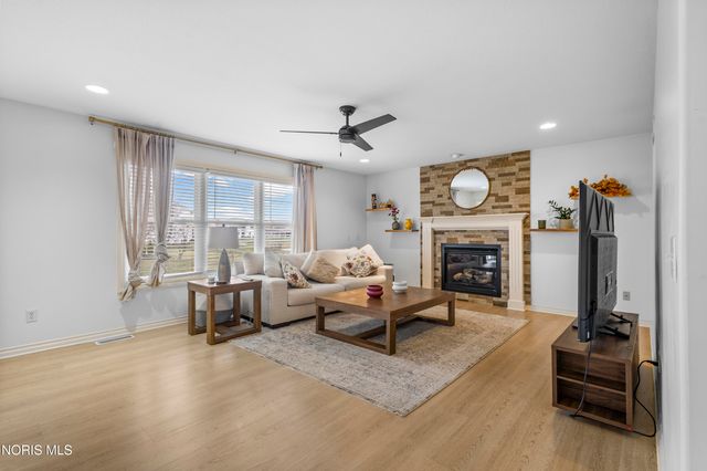 6031 Sunny Lake Court, Sylvania, OH 43560