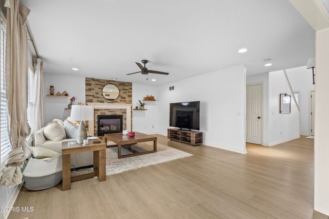 6031 Sunny Lake Court, Sylvania, OH 43560