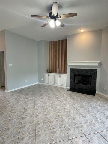 10523 Torrey Pines Drive, Panorama Village, TX 77318
