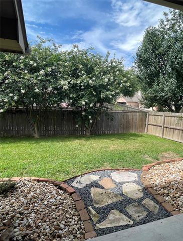 10523 Torrey Pines Drive, Panorama Village, TX 77318