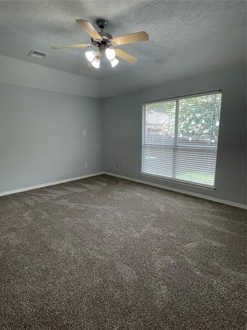 10523 Torrey Pines Drive, Panorama Village, TX 77318