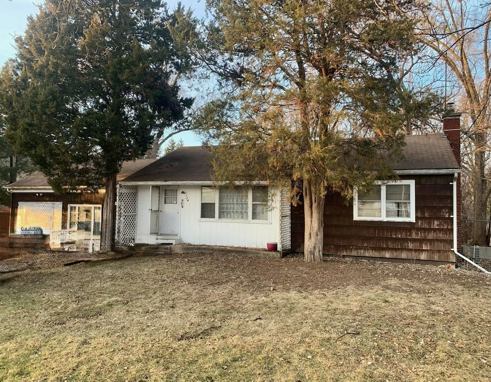 124 E 59th Street, Westmont, IL 60559