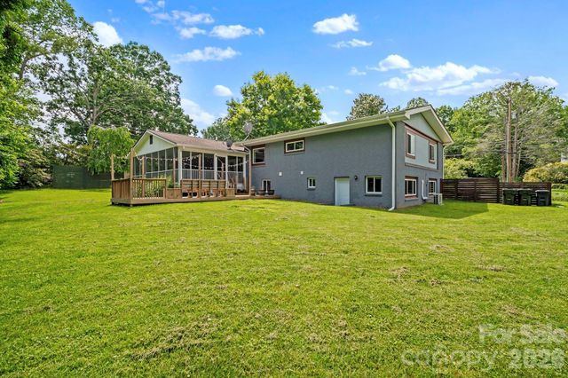 419 E Blue Ridge Road, East Flat Rock, NC 28726