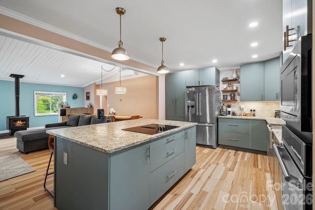 419 E Blue Ridge Road, East Flat Rock, NC 28726