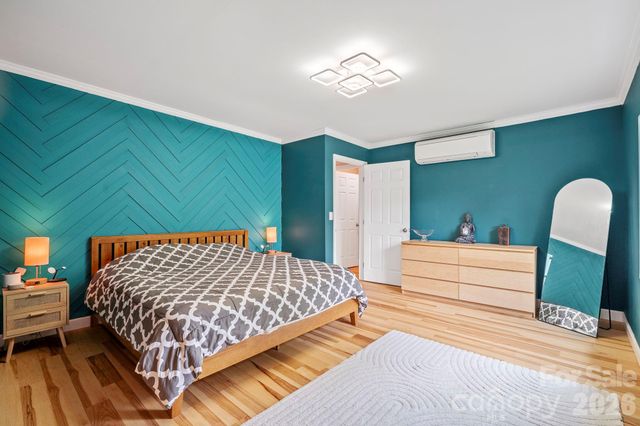 419 E Blue Ridge Road, East Flat Rock, NC 28726