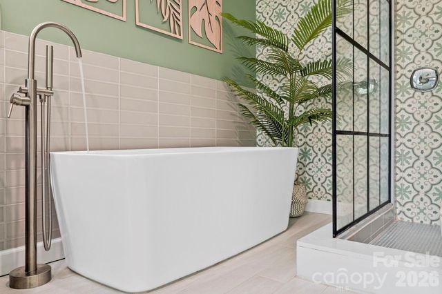 419 E Blue Ridge Road, East Flat Rock, NC 28726