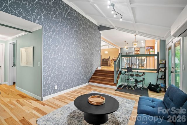 419 E Blue Ridge Road, East Flat Rock, NC 28726