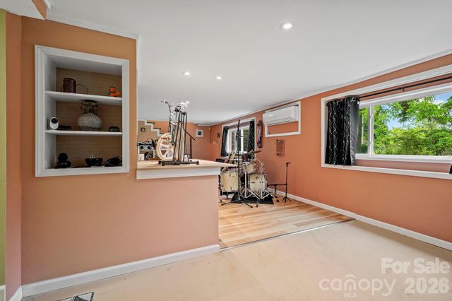 419 E Blue Ridge Road, East Flat Rock, NC 28726