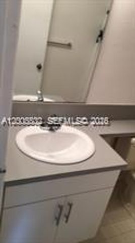 8290 LAKE DR 412, Doral, FL 33166