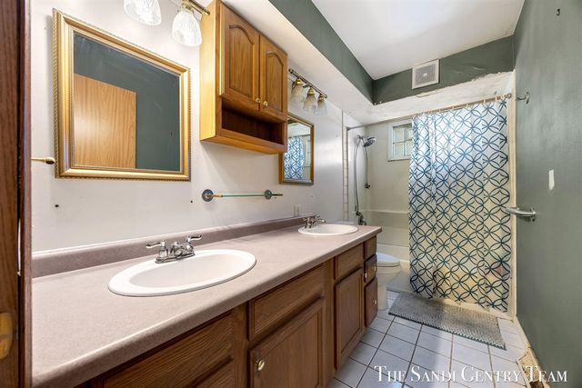 2391 Basswood Street, Jenison, MI 49428