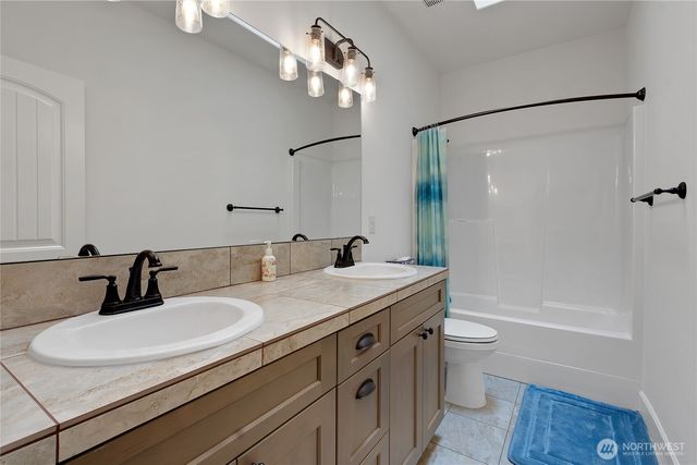 7901 Connells Prairie Rd E, Bonney Lake, WA 98391