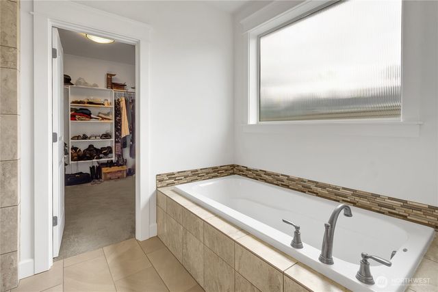 7901 Connells Prairie Rd E, Bonney Lake, WA 98391