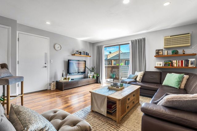 5117 N East River Road 3G, Chicago, IL 60656