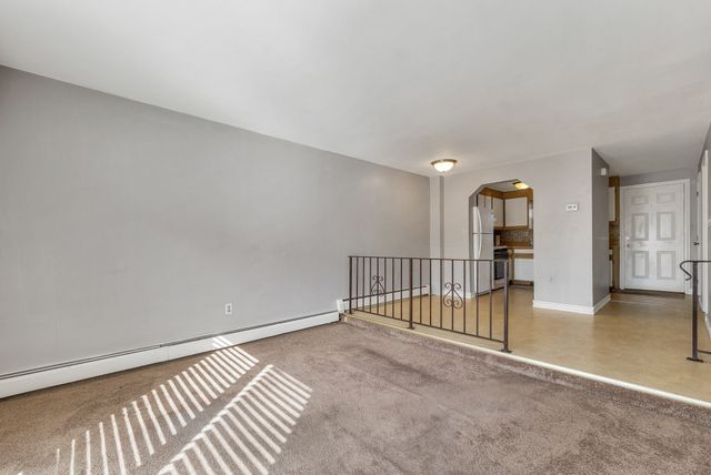 1261 Pawtucket Blvd 6, Lowell, MA 01854