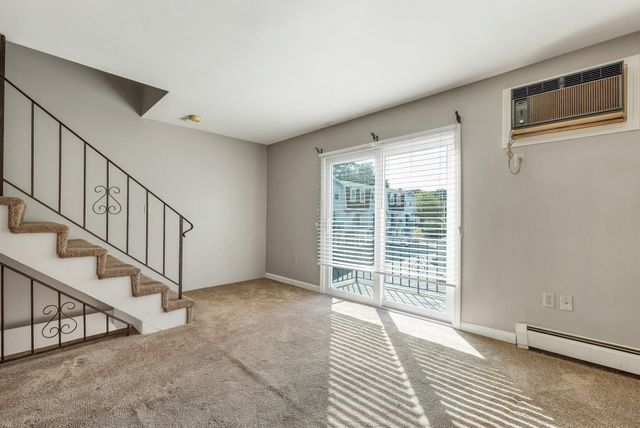 1261 Pawtucket Blvd 6, Lowell, MA 01854