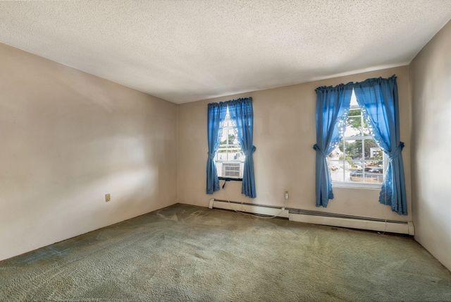 1261 Pawtucket Blvd 6, Lowell, MA 01854