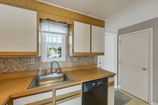 1261 Pawtucket Blvd 6, Lowell, MA 01854