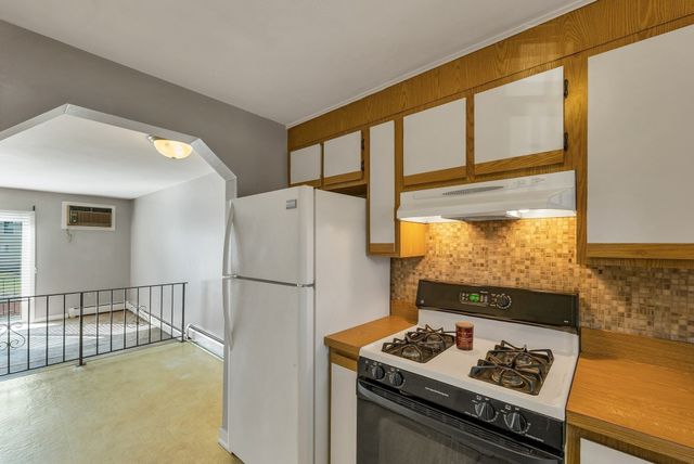 1261 Pawtucket Blvd 6, Lowell, MA 01854