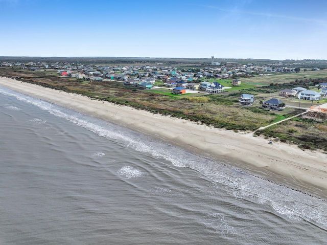 186 Ocean View Drive, Crystal Beach, TX 77650
