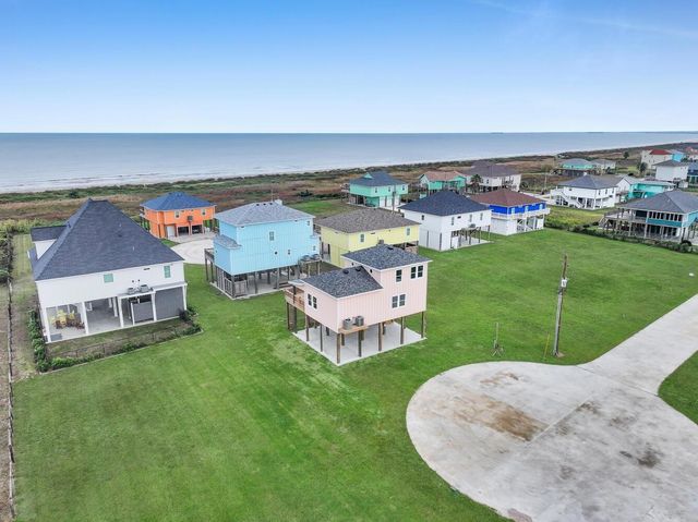 186 Ocean View Drive, Crystal Beach, TX 77650