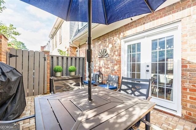 12 NW Palace Green Place NW, Atlanta, GA 30318