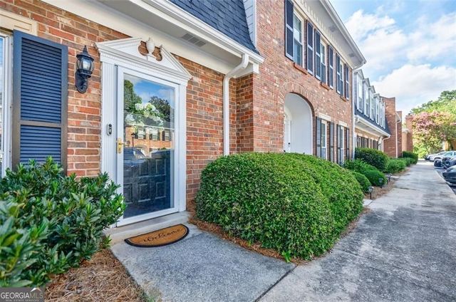 12 NW Palace Green Place NW, Atlanta, GA 30318