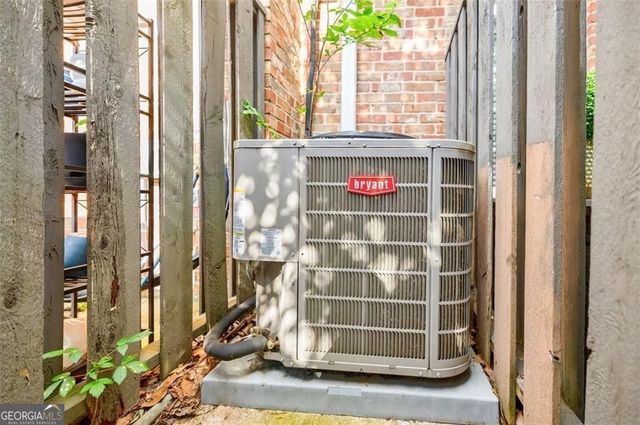 12 NW Palace Green Place NW, Atlanta, GA 30318