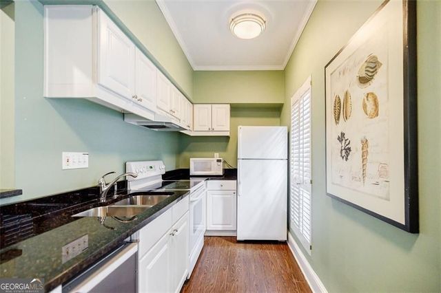 12 NW Palace Green Place NW, Atlanta, GA 30318