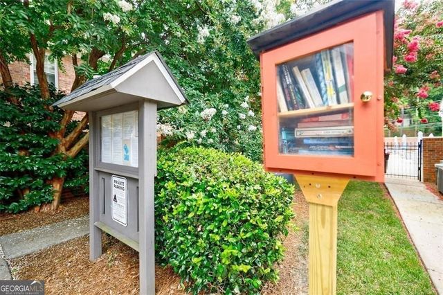 12 NW Palace Green Place NW, Atlanta, GA 30318