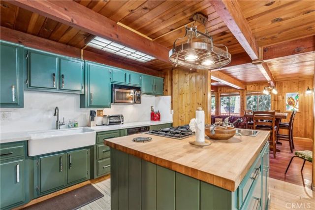 31345 Cedarwood, Running Springs, CA 92382